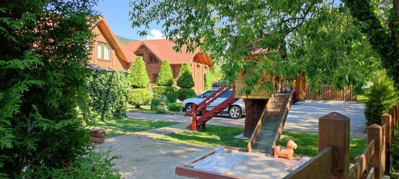 Mini Hotel Zakrut Tatariv Exterior photo
