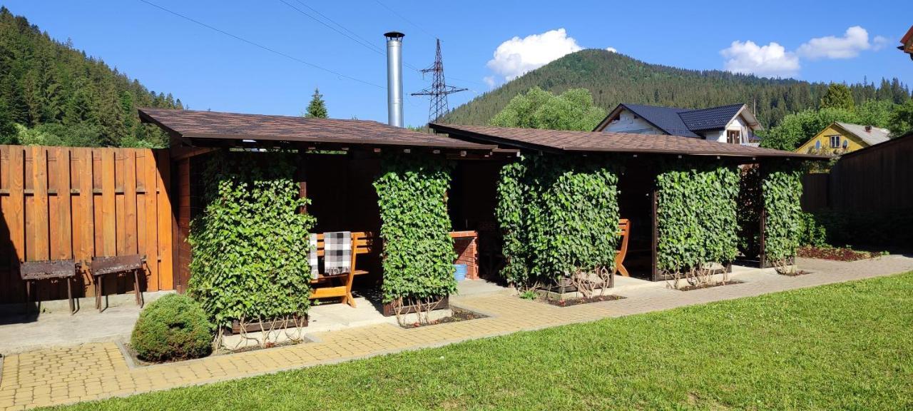 Mini Hotel Zakrut Tatariv Exterior photo