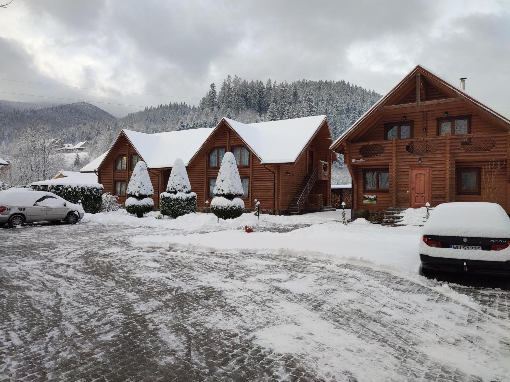 Mini Hotel Zakrut Tatariv Exterior photo