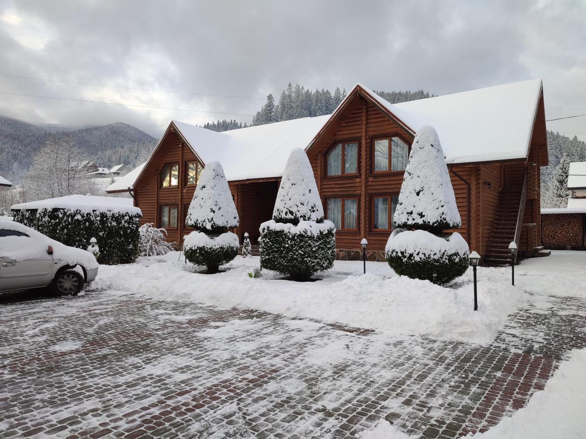 Mini Hotel Zakrut Tatariv Exterior photo